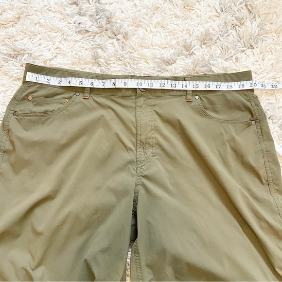 L.L Bean | Men’s Green Lightweight Nylon Blend Shorts Size 40 - Picture 8 of 10